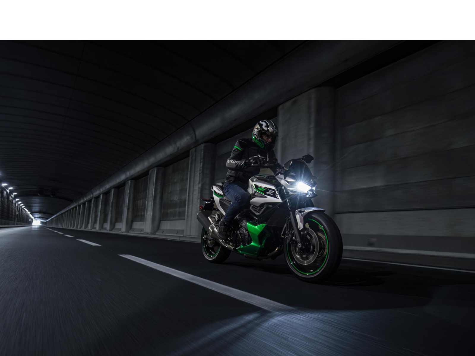 Мотоцикл KAWASAKI Z7 Hybrid (Metallic Bright Silver / Metallic Matte Lime Green / Ebony) 2025